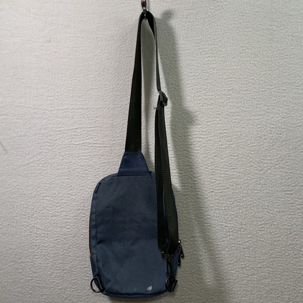 Robert Graham Randal Sling Bag Crossbody Messenger – Navy Blue Designer - Picture 3 of 10